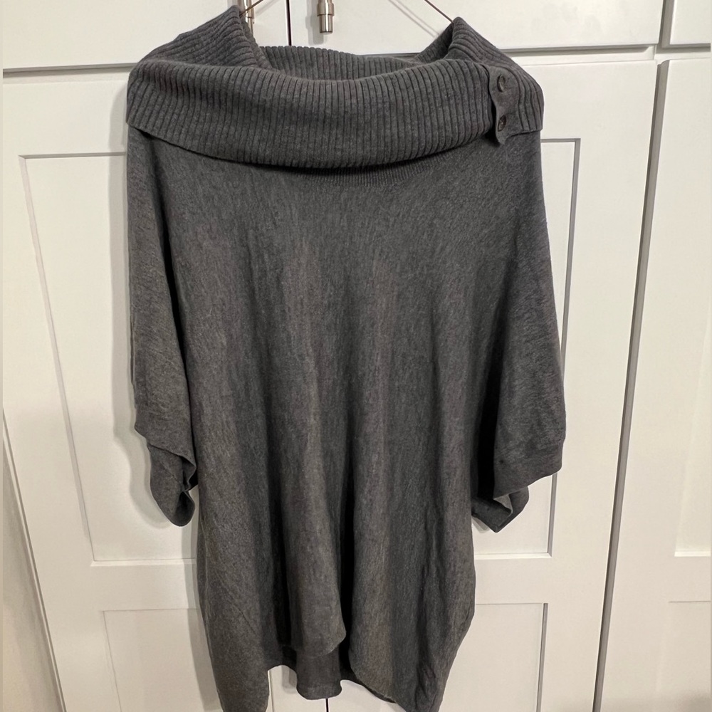 Sejour Button Cowl Neck Short Sleeve Sweater, Size 0x/1x; gray; good condition